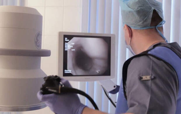 Московские врачи спасли женщину, в пищеводе которой застряло свиное ухо