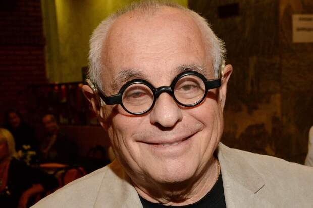 Сценарист “Трех мушкетеров” Розовский потерял сознание в театре