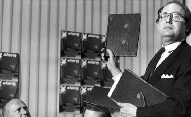 Демонстрация фальшивых дневников Гитлера, 1983 год. | Фото: niyisi.net. Демонстрация фальшивых дневников Гитлера, 1983 год. | Фото: niyisi.net.