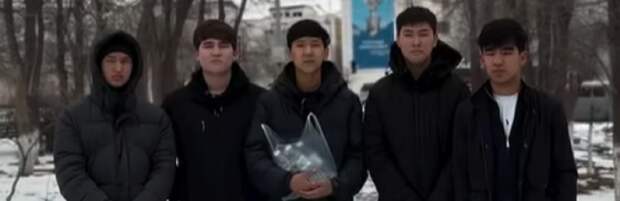 Волонтеры устроили благотворительную акцию в Жанаозене