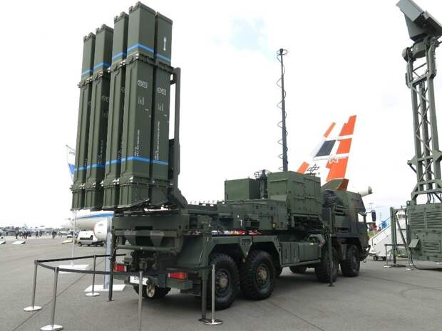 Небо на замке - германский ЗРК «Ирис-Т SLM».