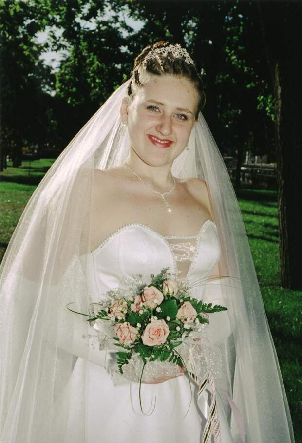 В 28 вышла замуж