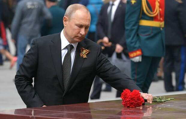 С Днём Великой Победы, друзья!