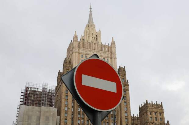 МИД обратился к ЕС из-за угроз Зеленского на 9 мая