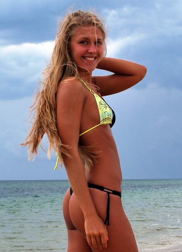 Юлия тимошенко на пляже в купальнике