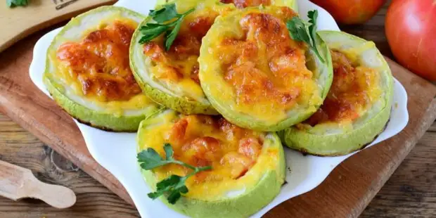 10 рецептов фаршированных кабачков в духовке и на плите