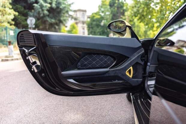 Porsche Gemballa Mirage GT 2005 года "Gold Edition" известного камерунского футболиста