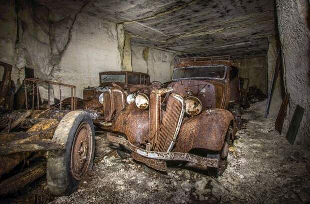 Мужчина обнаружил старые автомобили, которые были скрыты от Гитлера во время Второй Мировой Войны!