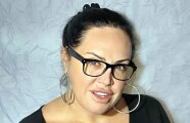 Шоу-бизнес: Нашла мужа на 22 года моложе и стала мамой в 55: Как выглядит после пластики королева мелодрамы Оксана Байрак в 61 год