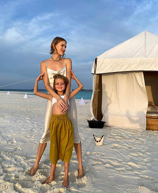 Елена Перминова и Александр Лебедев с детьми отдыхают на Мальдивах