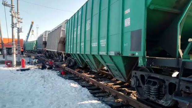 В Тамбовской области после схода с рельсов грузовых вагонов возбуждено уголовное дело