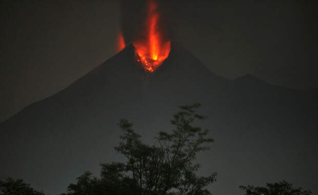 Мерапи, Ява, Индонезия вулканы, опасность, природа