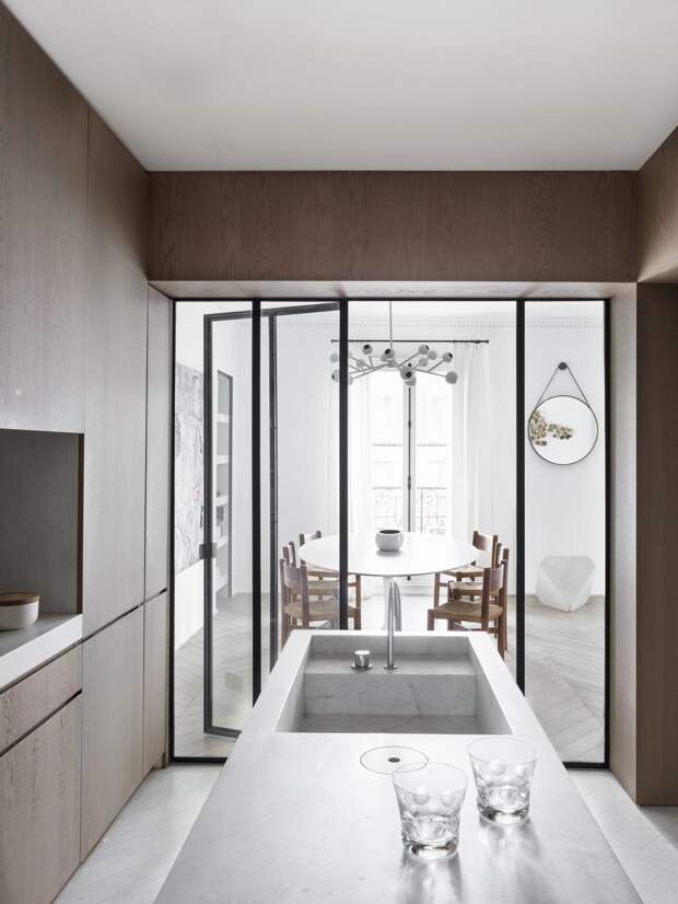 Современный роскошный интерьер квартиры в Париже