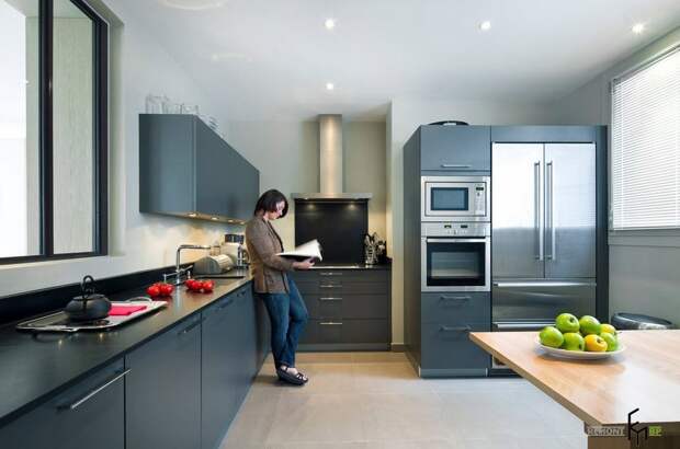 В темной цветовой гамме