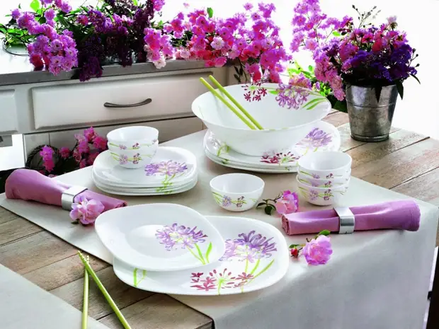 Kupujte pouze krásné a kvalitní nádobí. / Foto: rsp-rsp.ru