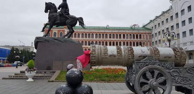 Соседний город, картинка из глубинки.
