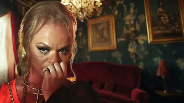 Лариса Долина поселилась в бывшей квартире Стивена Сигала в Москве