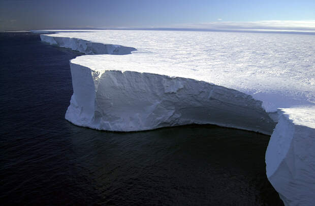 Самый крупный айсберг.