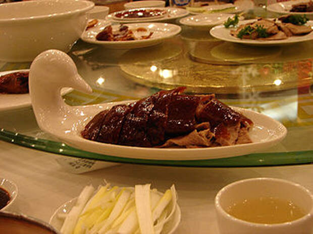 http://upload.wikimedia.org/wikipedia/commons/thumb/c/c5/Peking_Duck_3.jpg/350px-Peking_Duck_3.jpg