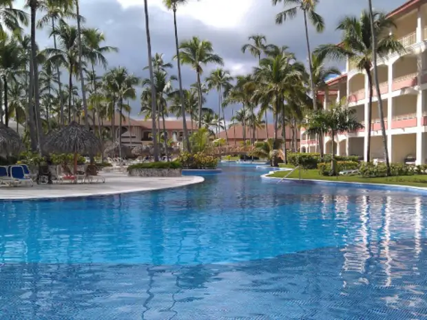 Российские туристы уже два месяца не могут покинуть Доминикану