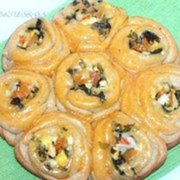 Булочки-розочки с сырной начинкой 