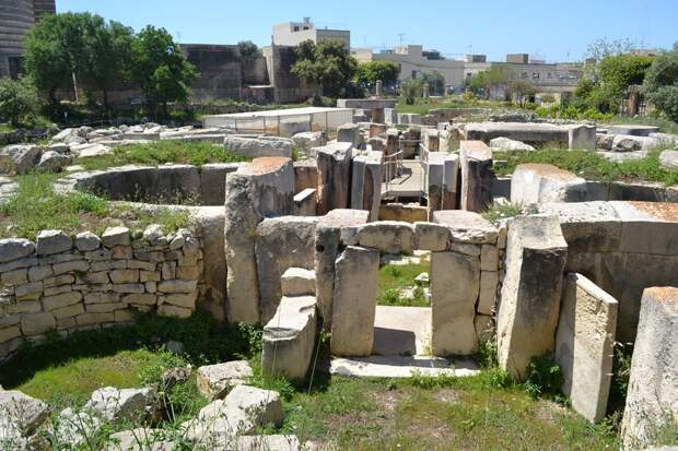 tarxien-temples-view-from-walkway-2