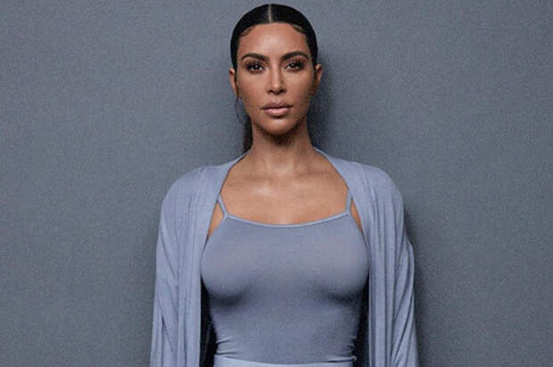 Ким Кардашьян представила дебютную коллекцию домашней одежды и рассказала об осложнениях после родов