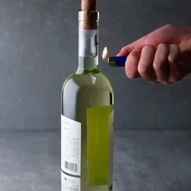 Как быстро открыть бутылку вина без штопора?