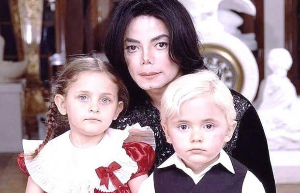 Кто лишил наследства детей Майкла Джексона и их мать