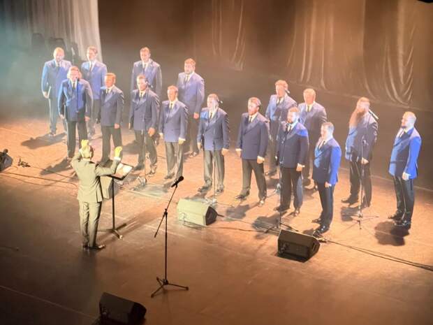 Хор Сретенского монастыря впервые выступил на сцене Янтарь-холла