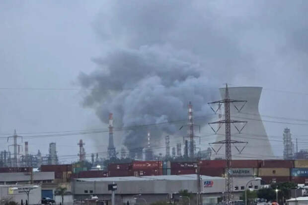 Иране нанёс ракетный удар по израильской Хайфе, поразив НПЗ и электростанцию