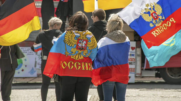 «Альтернатива для Германии» призвала снять санкции с РФ и учить русский язык