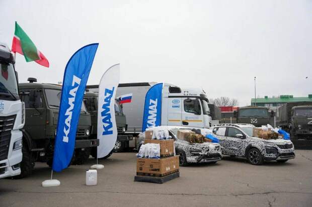 Альфия Когогина передала военным пять грузовиков, четыре легковушки и иную помощь