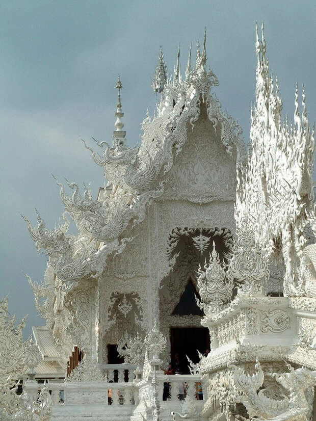 white-temple-thailand-1