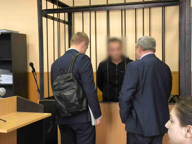 В Петербурге экс-сотрудник военкомата отправлен в колонию за обман контрактников