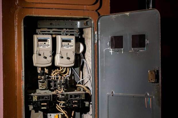 Упавшая крышка электрощитка: управляющая компания Нового Уренгоя заплатила ребёнку 200 тысяч рублей