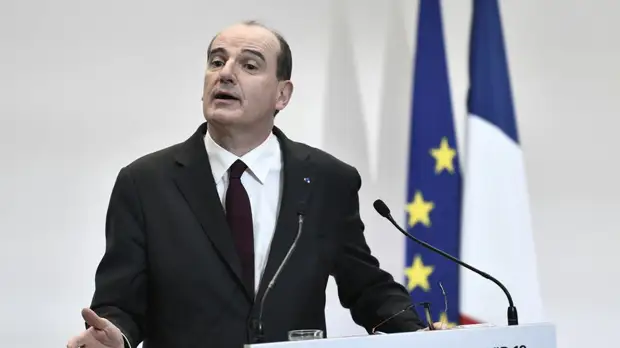 Премьер Франции предрёк стране трудные недели борьбы с COVID-19