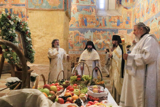 Медовый, Яблочный и Ореховый Спасы в августе 2026 года: какого числа и как отмечают, история и традиции праздников