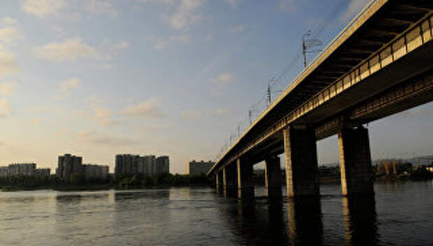 Октябрьский мост в Красноярске. Архивное фото