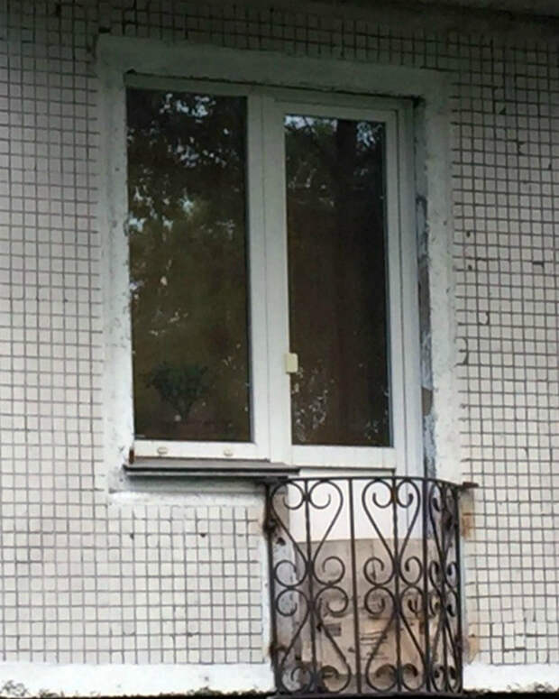 Маленький балкон во французском стиле. | Фото: Ribalych.ru. Маленький балкон во французском стиле. | Фото: Ribalych.ru.