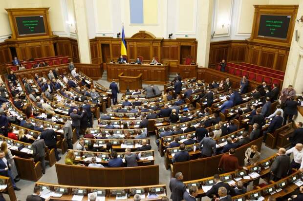 Электоральная поддержка Зеленского уходит к пророссийской оппозиции 