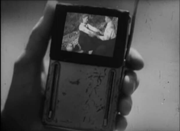 Смартфоны в фильме 1947 года