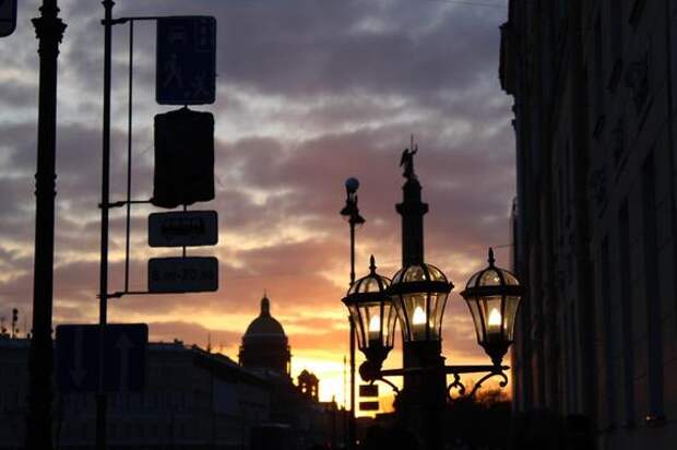 Астрономы рассказали метеозависимым петербуржцам о магнитных бурях в марте