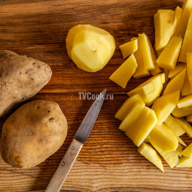 Жареная картошка с мясом в мультиварке