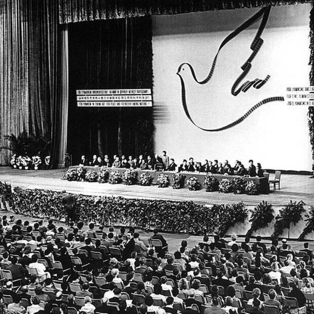 первый московский фестиваль. 1959г. открытие ммкф 2022. московский международный кинофестиваль 1959 фурцева. первый московский кинофестиваль 1959.