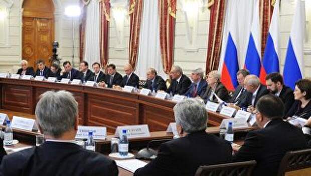 Президент РФ Владимир Путин проводит заседание Совета по межнациональным отношениям в Астрахани. 31 октября 2016