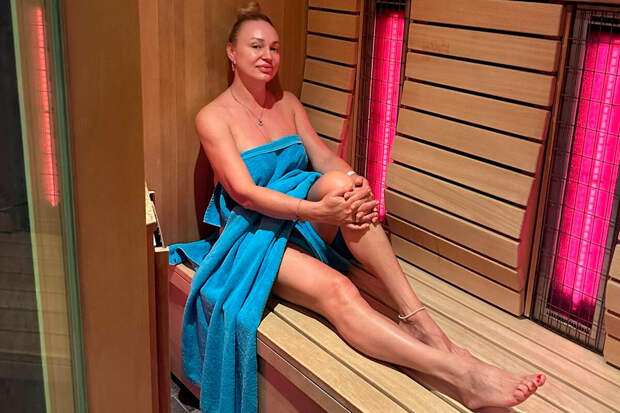 Актриса Довлатова призналась, что парилась в общественной бане без купальника