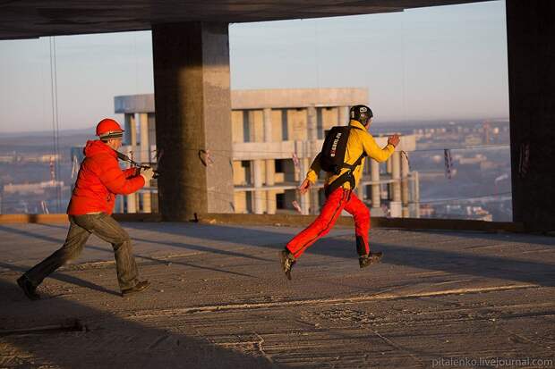 basejump17 Прыжок с башни Исеть: Высота 140 метров