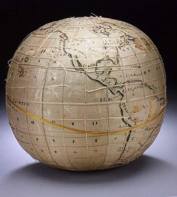 Один из 42 известных на сегодняшний день вышитых глобусов, изготовленных ученицами школы квакеров «Уэсттаун Скул» в Пенсильвании в период с 1804 по 1844 год