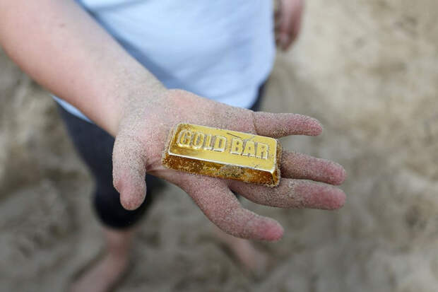 золотой клад на пляже в городе Фолкстон 7 (700x466, 209Kb)